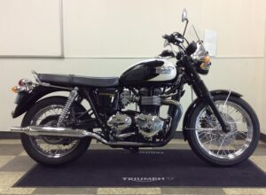 中古車 トライアンフ東京ウエスト Triumph